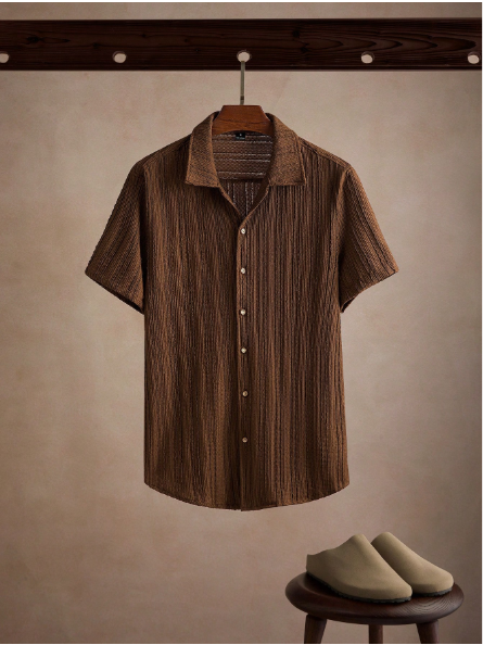 Camisa masculina Core Aspect de manga curta, abotoamento simples, estilo casual para o verão e uso diário.