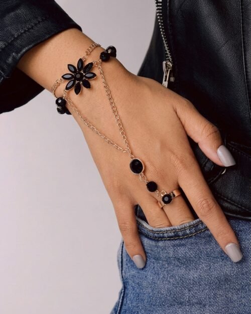 Anel floral moderno inoxidável que une os estilos europeu e americano, pulseira tridimensional de peça única com pedra preciosa preta e formato de lótus.